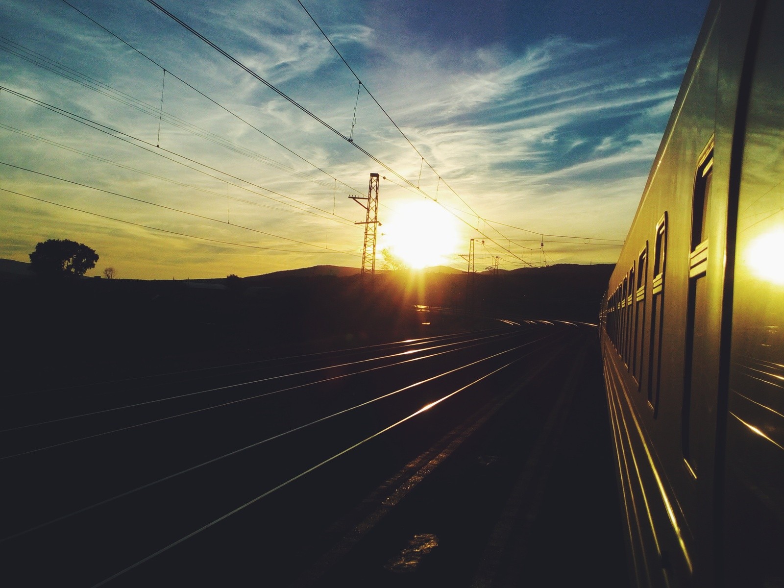 Рассвет из поезда